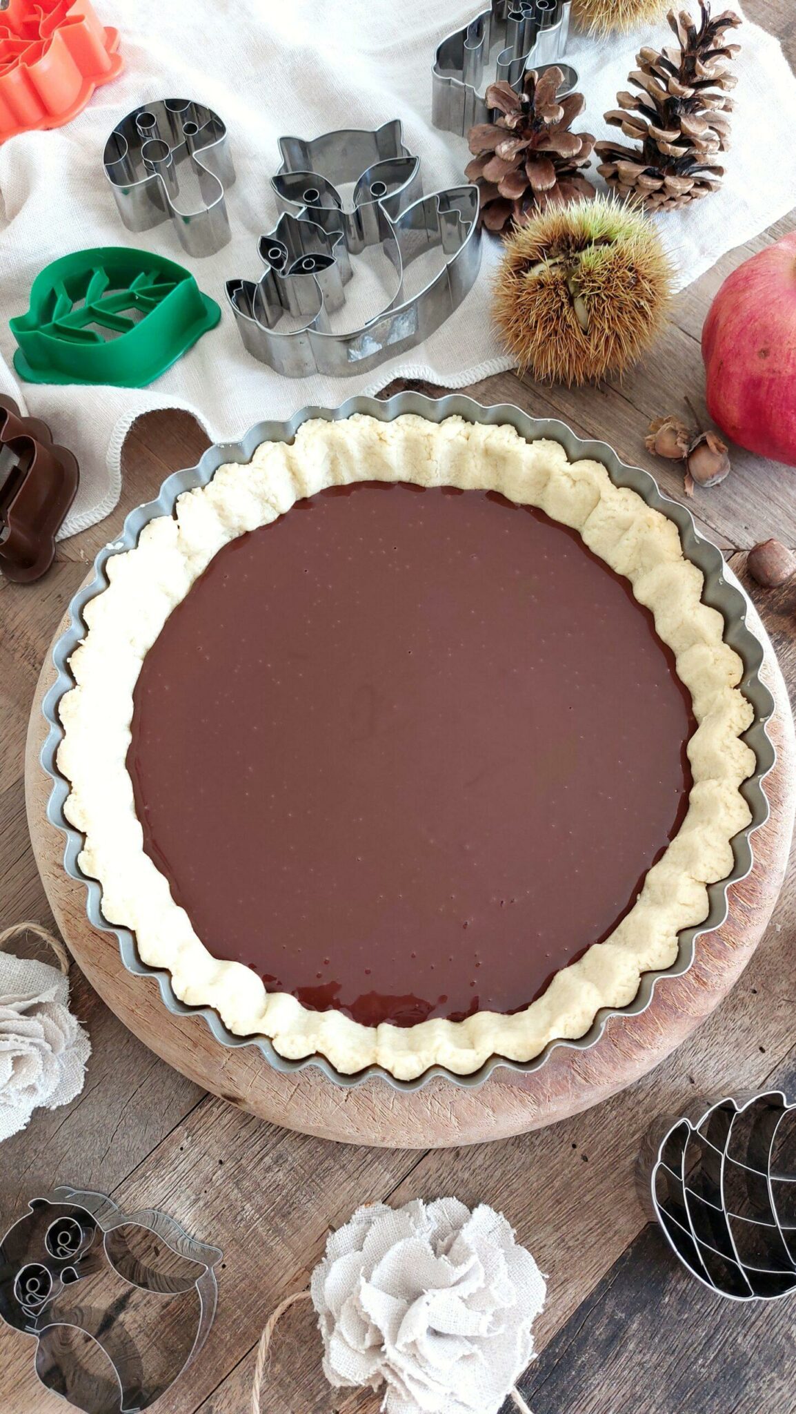 Rifilare i bordi del guscio di frolla